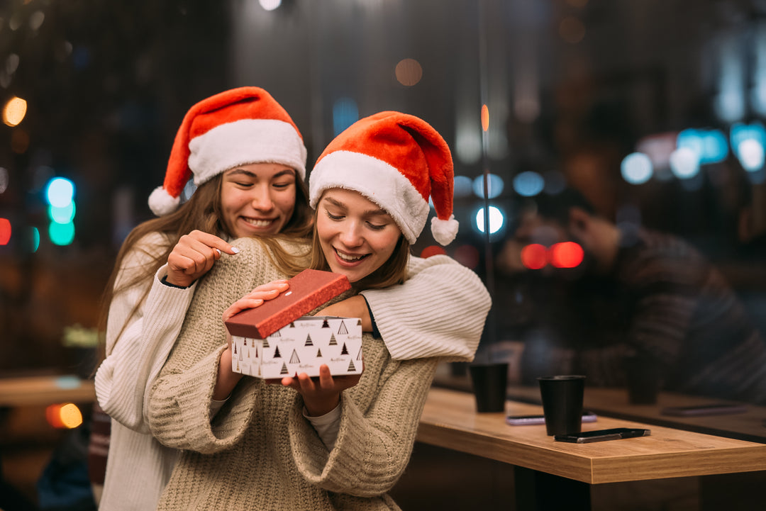 Das ultimative Weihnachtsgeschenk: Personalisierte Tassen, die Herzen erwärmen und Lächeln bringen!